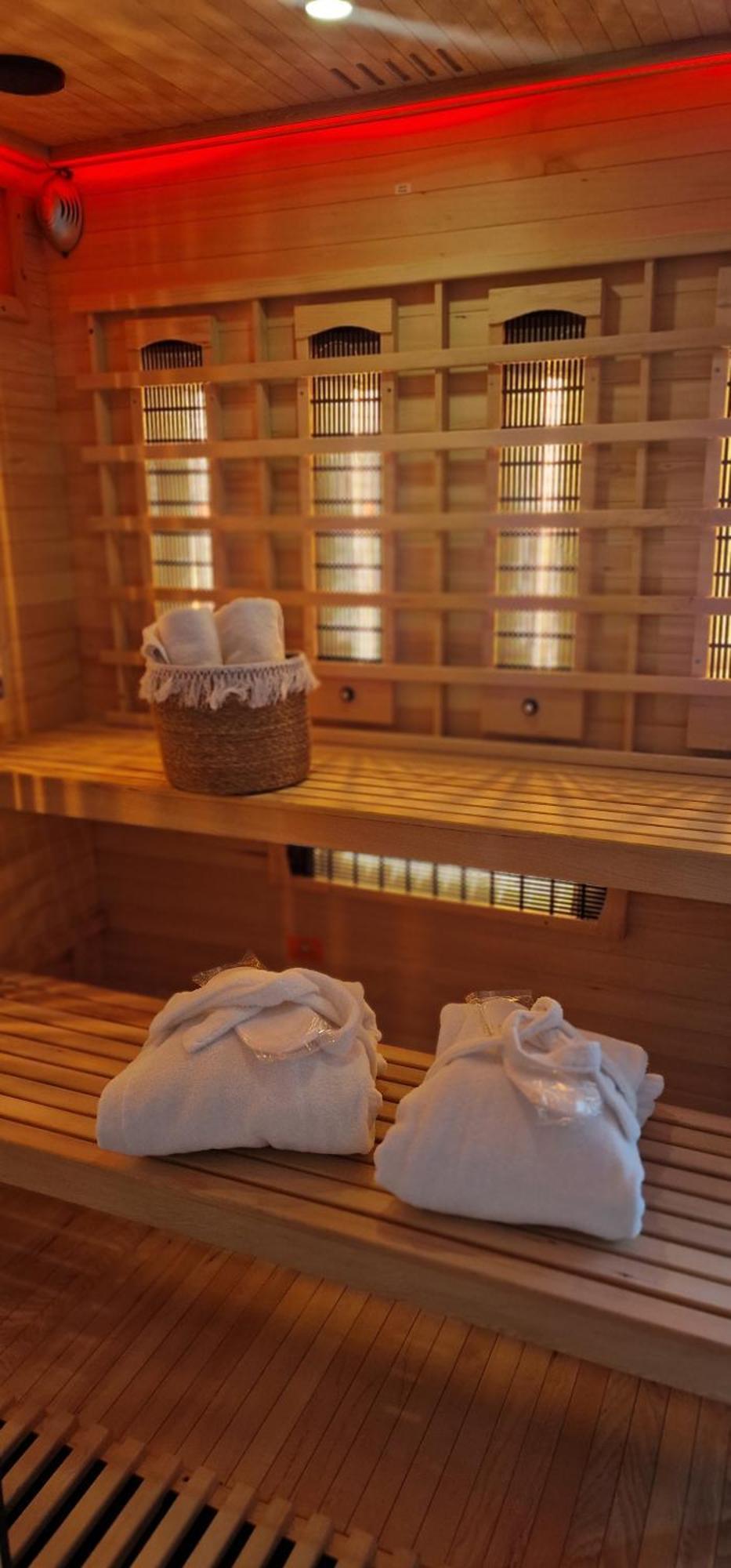 Spa Love Ceglana 1 A Sauna,,Jaccuzi Dla Dwojga Na Wylacznosc Zielona Gora  Exterior photo